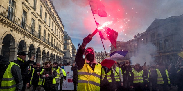 Un gilet jaune pendant une manifestation à Paris, en février 2019.