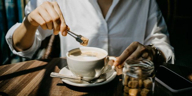 Pourquoi le sucre fait-il une différence sur le goût du café?
