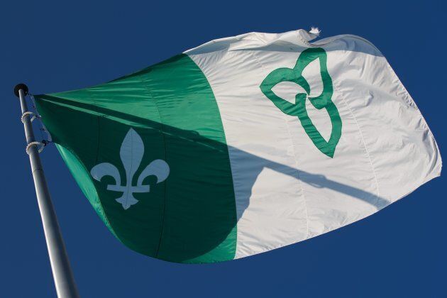 Le drapeau franco-ontarien a flotté à plusieurs endroits au Québec en décembre en signe de solidarité avec les francophones de l'Ontario, dont à l'Assemblée nationale et à l'hôtel de ville de Montréal.