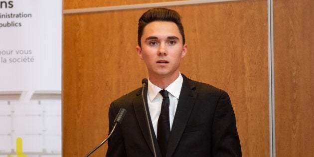 David Hogg, qui est l'un des visages du mouvement pour un meilleur contrôle des armes aux États-Unis, était de passage à Québec le 19 février 2019 pour parler de l'importance des mouvements citoyens.