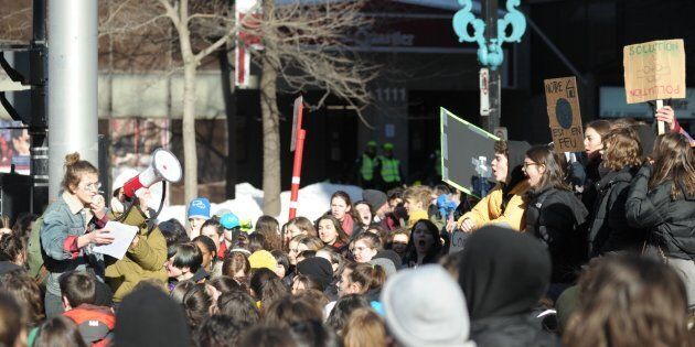 Les étudiants ont fait part de plusieurs revendications, sous forme de grèves ou de manifestations qui ont eu cours dernièrement au Québec, dont celles plaidant pour de meilleures politiques environnementales, à Montréal, le 22 février 2019.