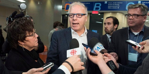 Jean-François Lisée dès son arrivée à la conférence nationale des présidentes et des présidents du PQ, le 17 novembre 2018, à Montréal.