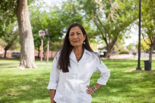 Deb Haaland est l'une des deux femmes autochtones dont la victoire historique a été saluée au Congrès américain en novembre 2018, alors qu'un nombre record de femmes étaient élues à la Chambre des représentants.