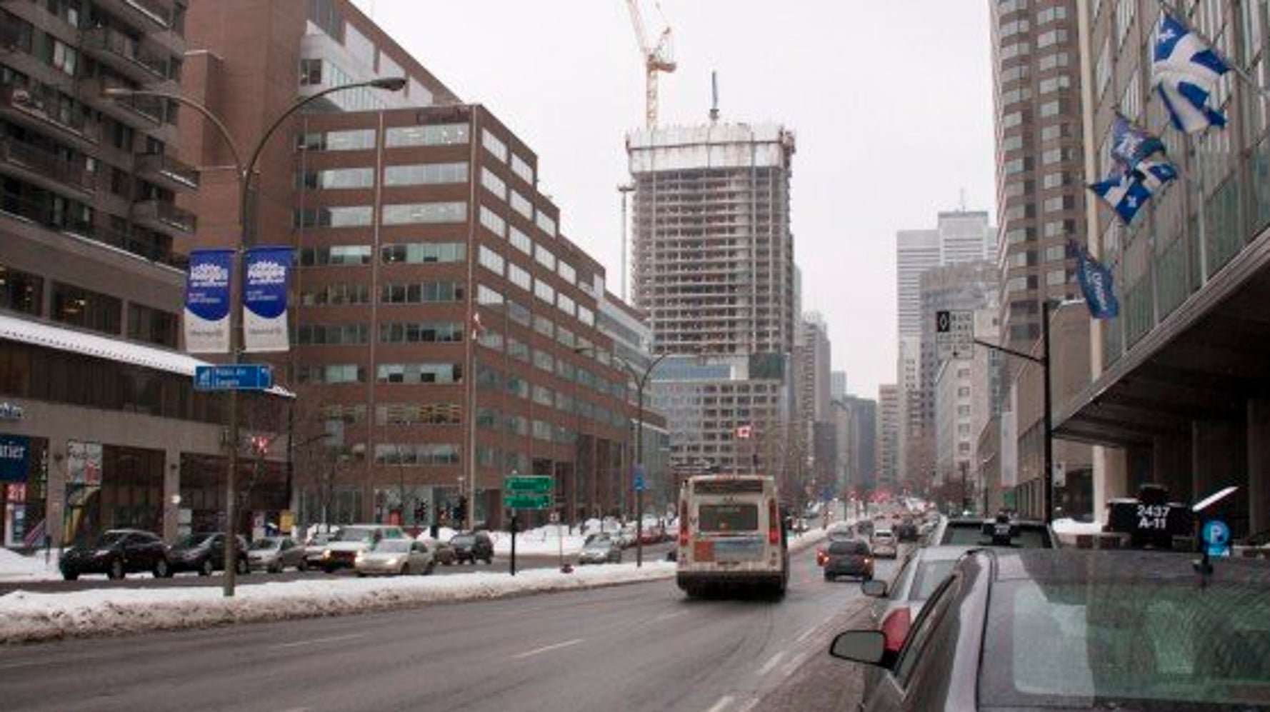Une fuite perturbe le trafic sur le boulevard RenéLévesque à Montréal HuffPost Nouvelles Une fuite perturbe le trafic sur le boulevard RenéLévesque à Montréal HuffPost Nouvelles