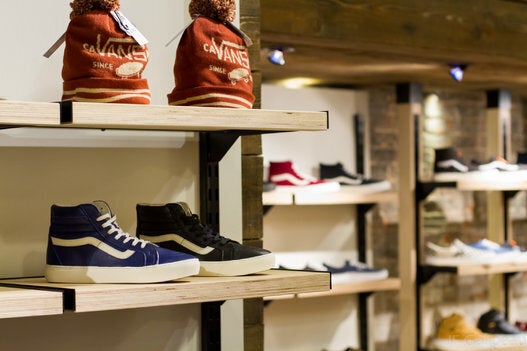 vans oth boutique