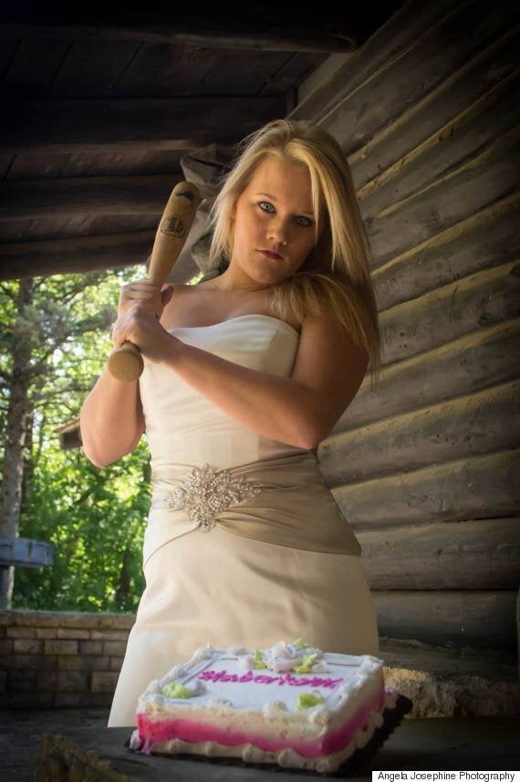 Une Femme Celebre Son Divorce Grace A Une Seance Photo Surprenante Huffpost Null Une Femme Celebre Son Divorce Grace A Une Seance Photo Surprenante Huffpost Null