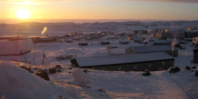 The town of Iqaluit, Nunavut is shown Wednesday Feb. 3, 2010. Iqaluit, population 7,000, may seem an unlikely venue for a G-7 bull session about the global economy, but the host nation chose it in part to underscore a message about sovereignty over its part of the Arctic. (AP Photo/Robert Gillies) ** zu unserem KORR. **