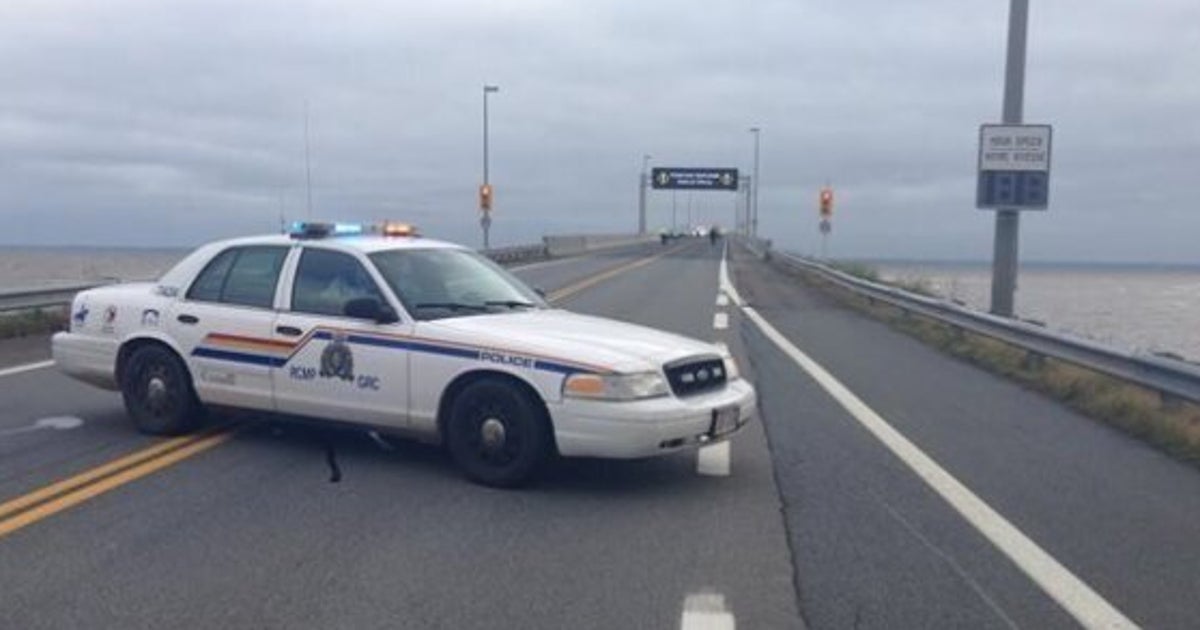 Le pont de la Confédération fermé à la suite d'un accident (VIDÉO ...