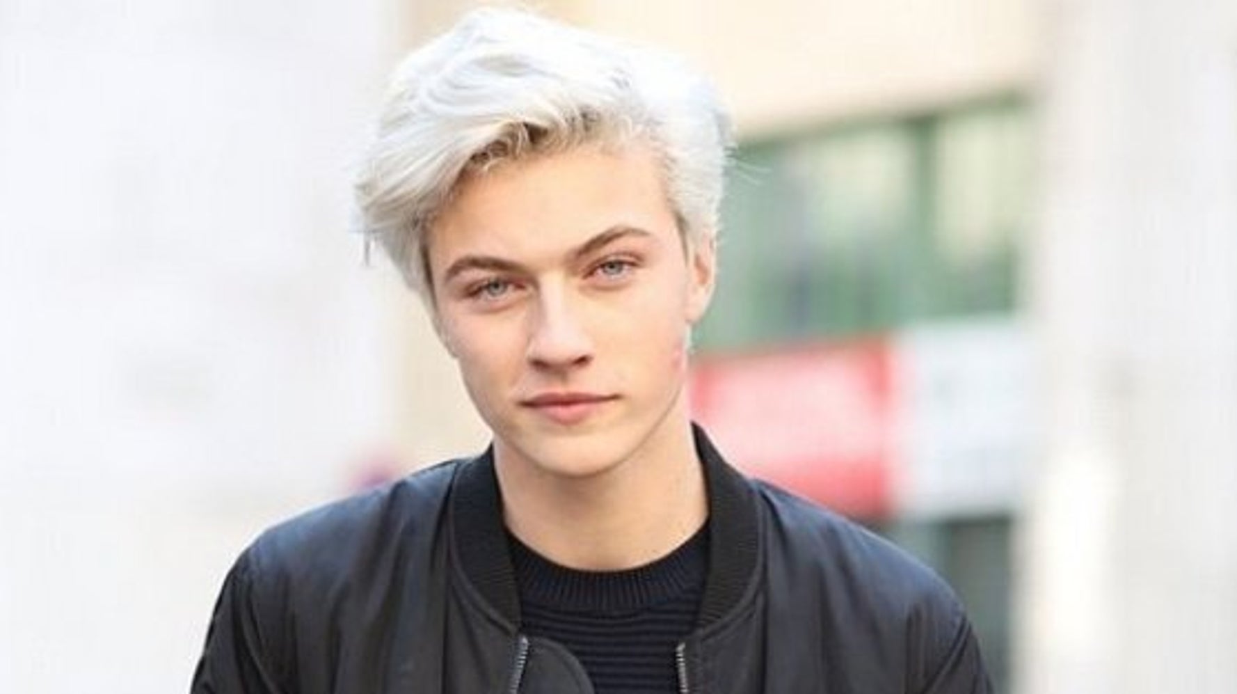 Lucky blue smith прическа