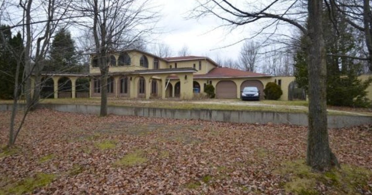 Cette immense demeure de SainteSabine en Montérégie est à vendre pour