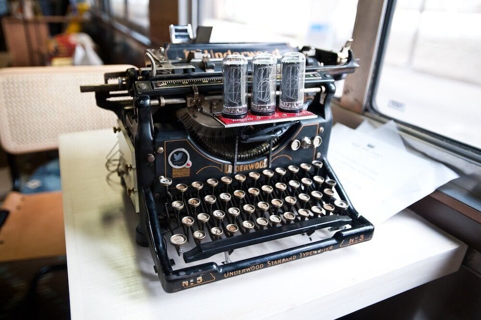 Une machine à écrire connectée à Twitter