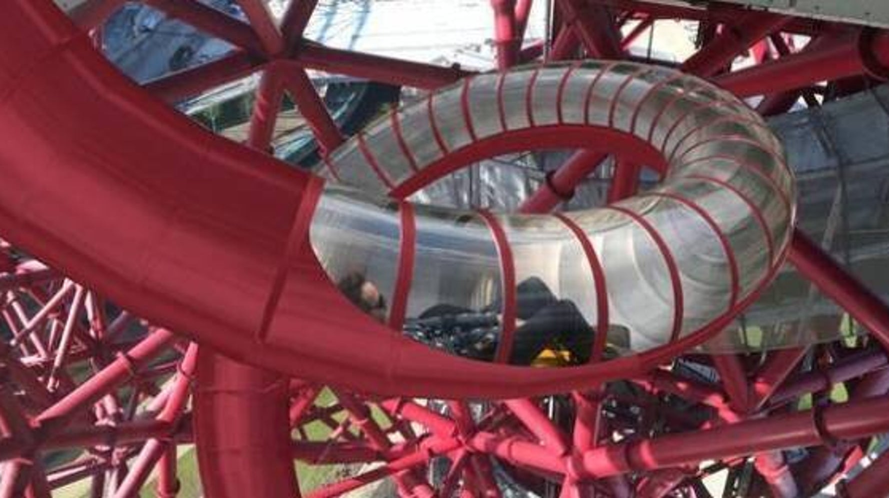 Un gigantesque toboggan sur la tour Orbit ArcelorMittal à Londres