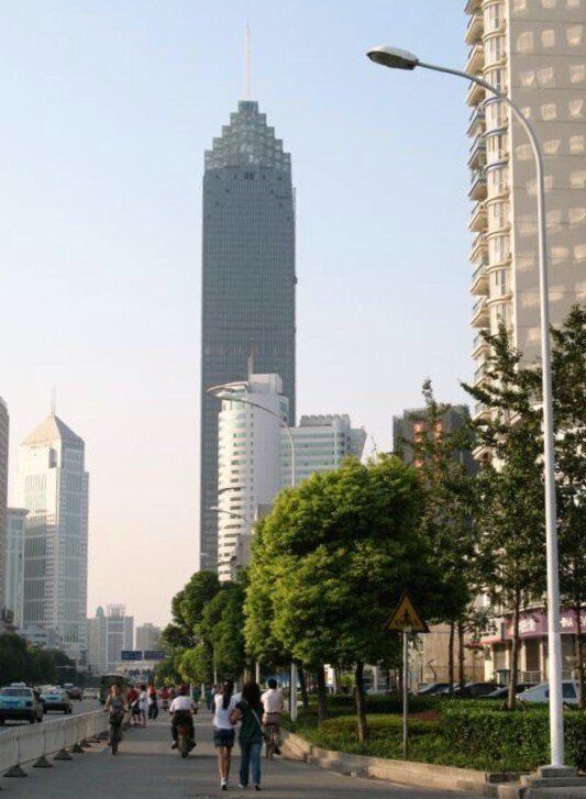 10. La Minsheng Bank Building à Wuhan (Chine)