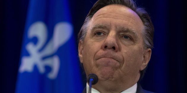 Signes religieux: Legault incite ministres et députés à ...