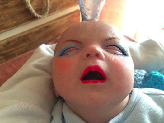 Ce Bebe De 7 Semaines A Ete Maquille Par Sa Mere Grace A L Application Perfect 365 Photos Huffpost Quebec Vivre