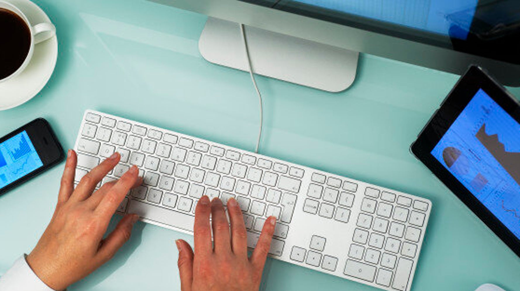 Comment Regarder La Tv Sur Internet Au Québec Internet au bureau, un plaisir à consommer avec modération | HuffPost