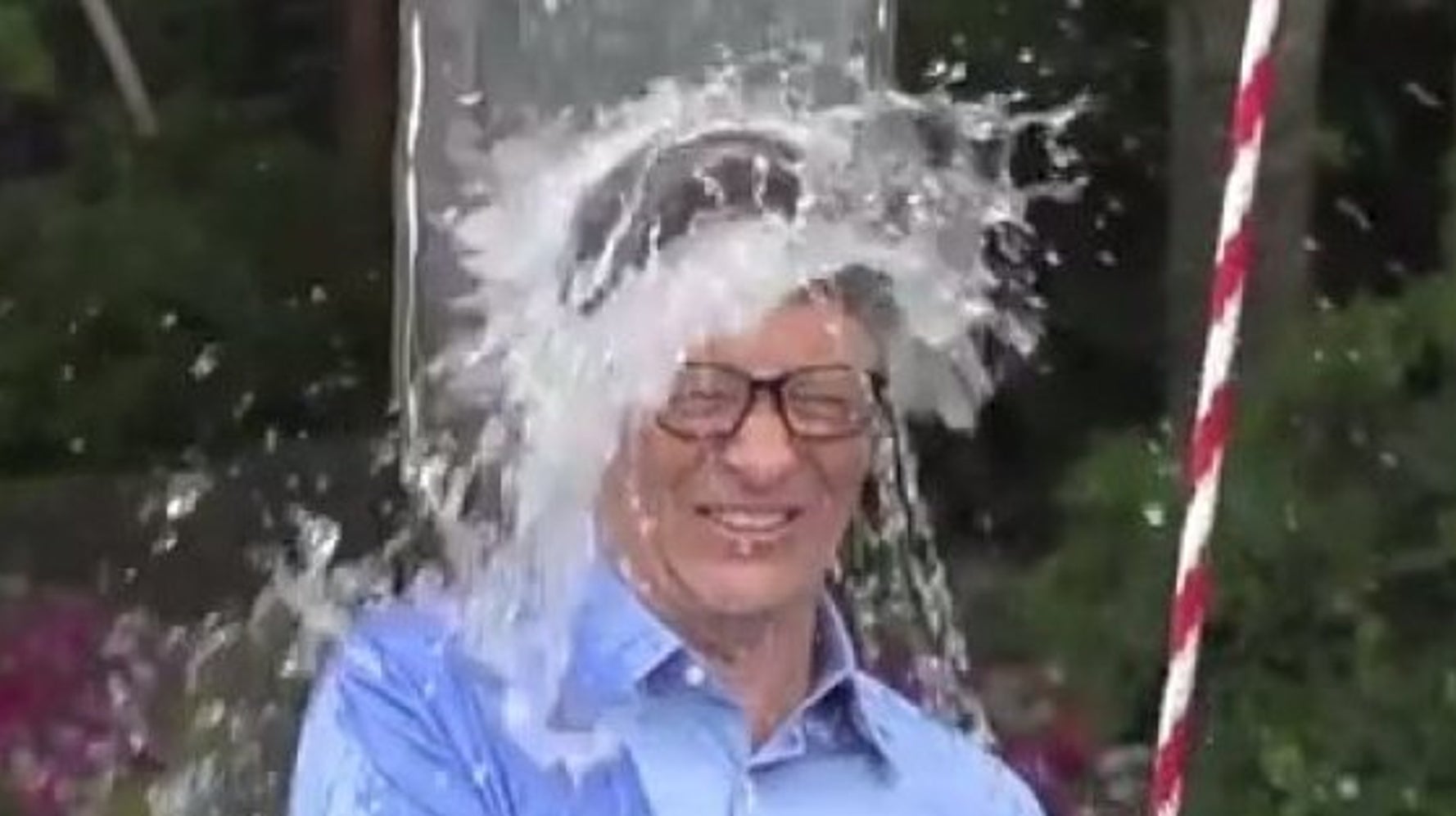 «Ice bucket challenge» Bill Gates relève le défi lancé par Mark