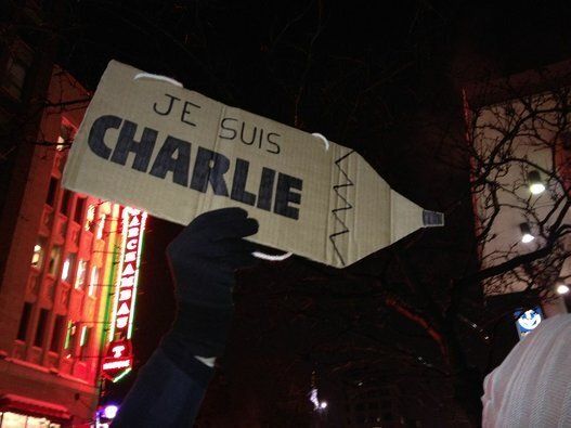 Attentat contre Charlie Hebdo: rassemblement de solidarité à Montréal