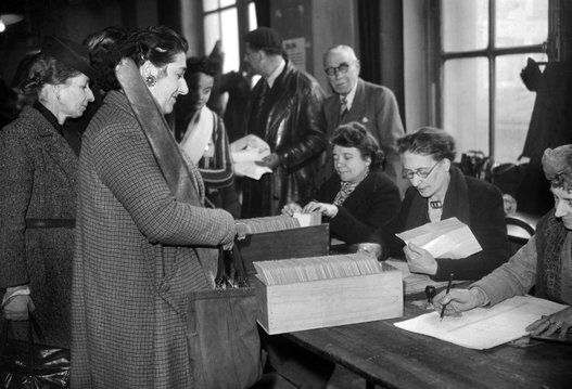 21 avril 1944 - Les femmes obtiennent le droit de vote