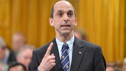À la demande du lobby des armes, le ministre Blaney affaiblit les contrôles sur les fusils