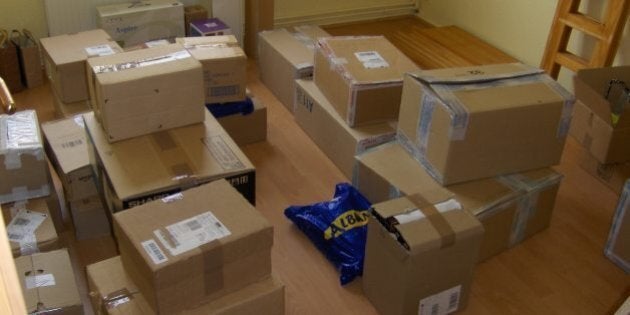 Pas encore rangé les livres.