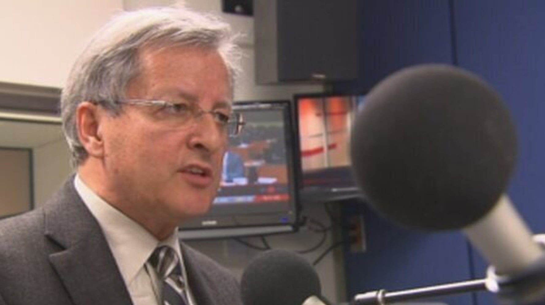 Jean Tremblay traite les journalistes de «cruches», puis nuance ses