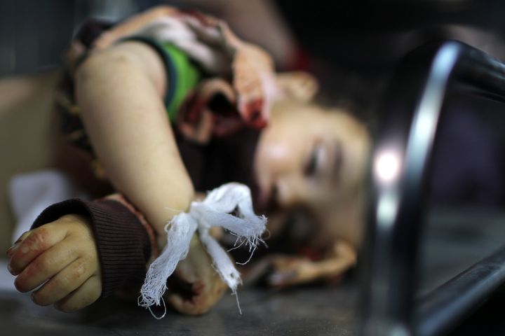 Το άψυχο σώμα της Σέμπα Άμπου Αράρ, ηλικίας 14 μηνών. Το πλέον τραγικό θύμα του νέου γύρου επιθέσεων από την Χαμάς και τον ισραηλινό στρατό στη λωρίδα της Γάζας. 3 Μαϊου 2019.