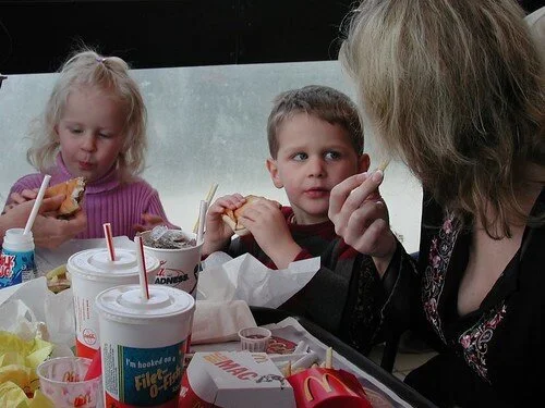Joyeux Festins De Mcdonald S 11 Verites Derangeantes Que Vous Devriez Connaitre Huffpost Quebec Vivre Joyeux Festins De Mcdonald S 11 Verites Derangeantes Que Vous Devriez Connaitre Huffpost Quebec Vivre
