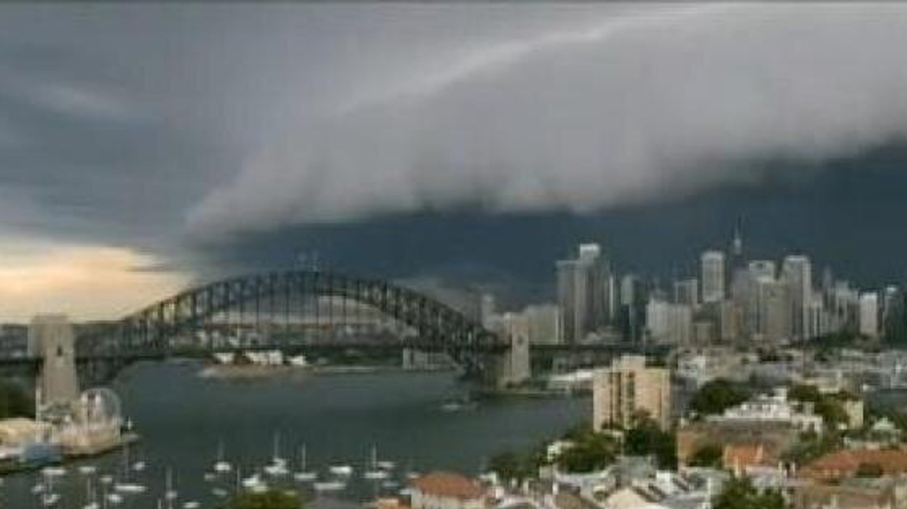 Et Le Ciel S'assombrit Un orage impressionnant assombrit le ciel de Sydney (VIDÉO/PHOTOS