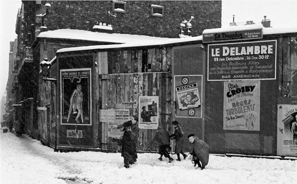 Bataille de boules de neige dans le quartier (rue Vercingétorix) en 1946