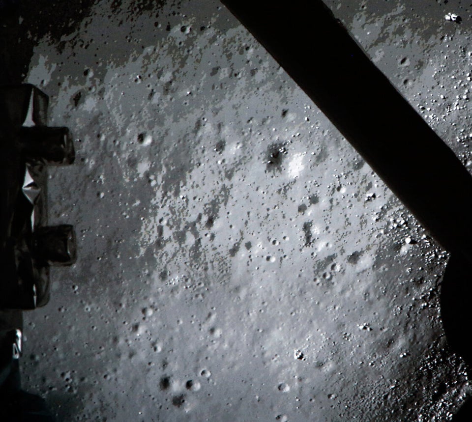 Film Lune Qui S'écrase Sur La Terre Un astéroïde s'écrase sur la Lune sous les yeux ébahis d'un astronome