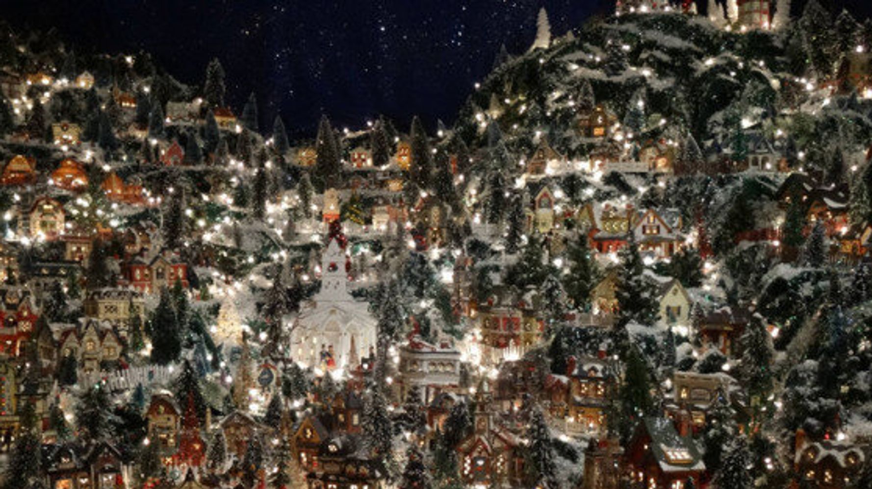 Découvrez ce village de Noël miniature exceptionnel (PHOTOS)