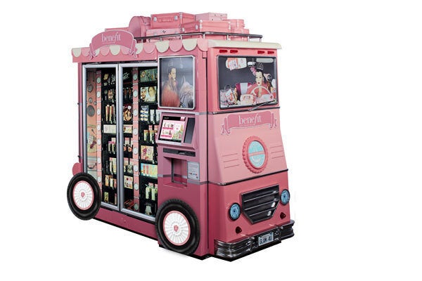 Une distributrice de produits de beauté dans les aéroports (PHOTO ...