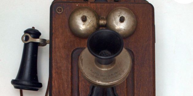 old antique crank phone