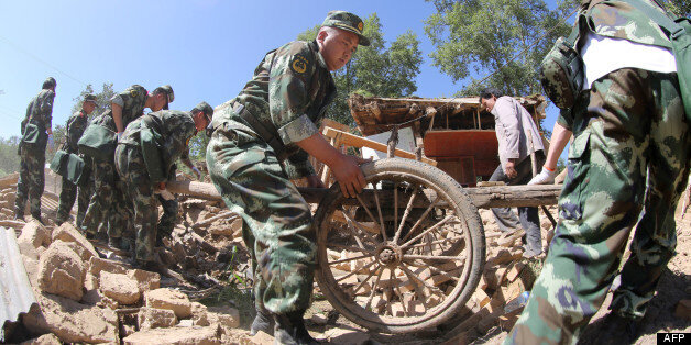 Un Séisme Dans Une Région De L'ouest De La Chine Fait Au Moins 75 Morts ...