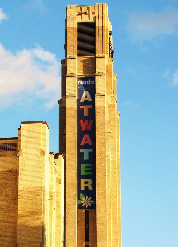 Le campanile du Marché Atwater donne l'heure en plein centre du Sud-Ouest
