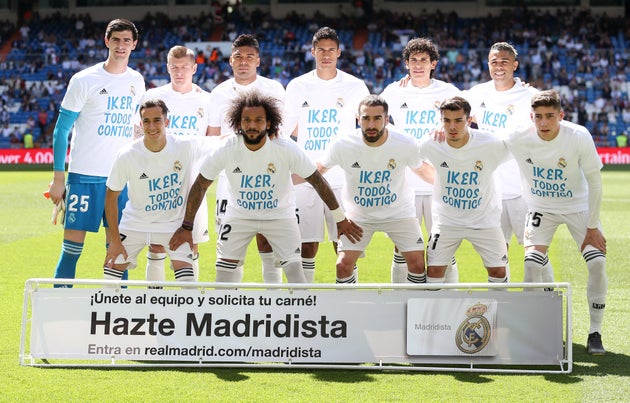 Cachondeo por lo que se ha visto en televisión durante el 'homenaje' a Casillas en el