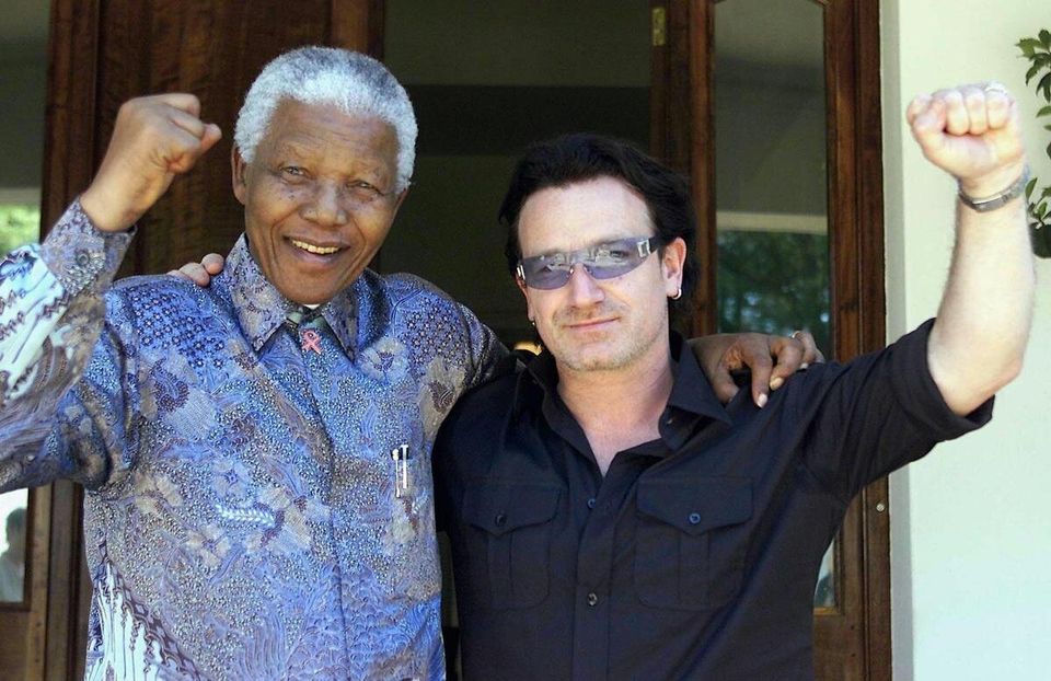 Le chanteur Bono, ici avec Nelson Mandela
