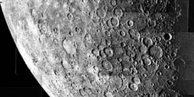 description 1 Mosaic image of Mercury taken by Mariner 10. intervals during a 13 minute period when the spacecraft was 200,000 km from the planet. | ...