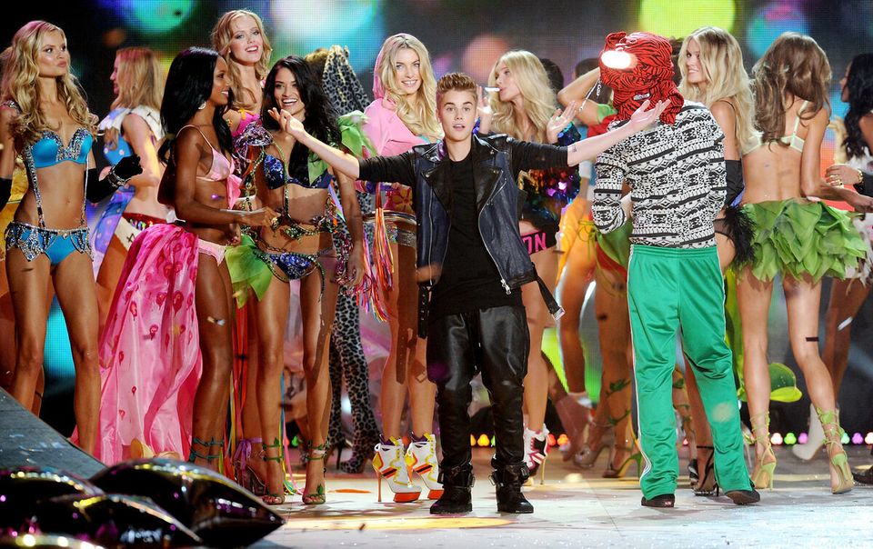 Justin Bieber @ Victoria's Secret Fashion Show 2012