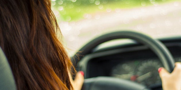 Elle écrase son mari parce qu'il n'a pas