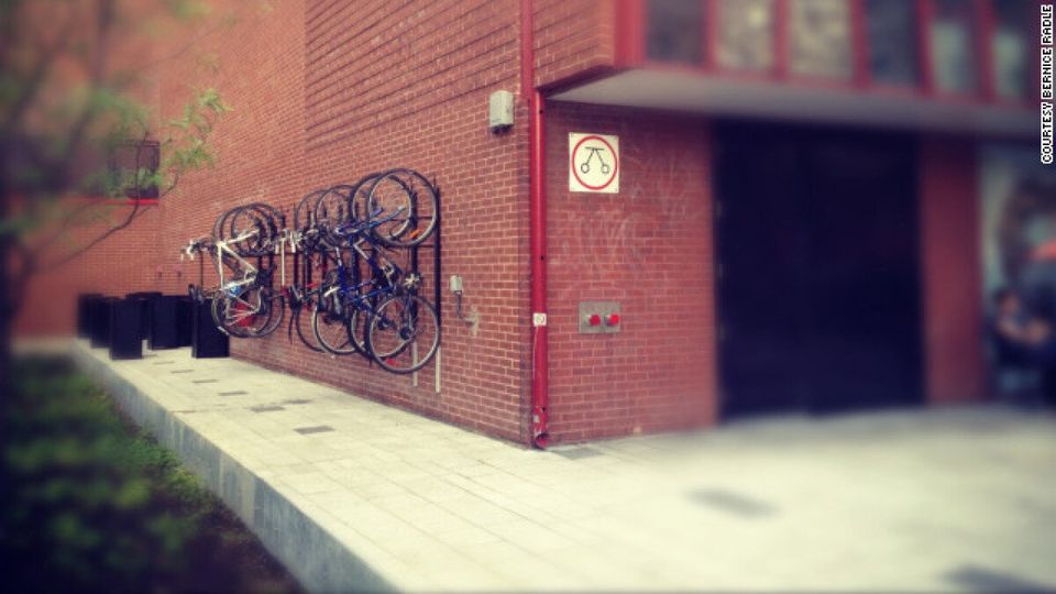 Des vélos sur les murs