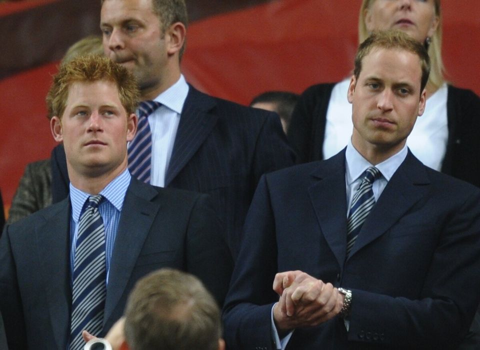 Petit Frère du Prince William (à droite sur la photo), le Prince Harry est connu pour aimer le sport