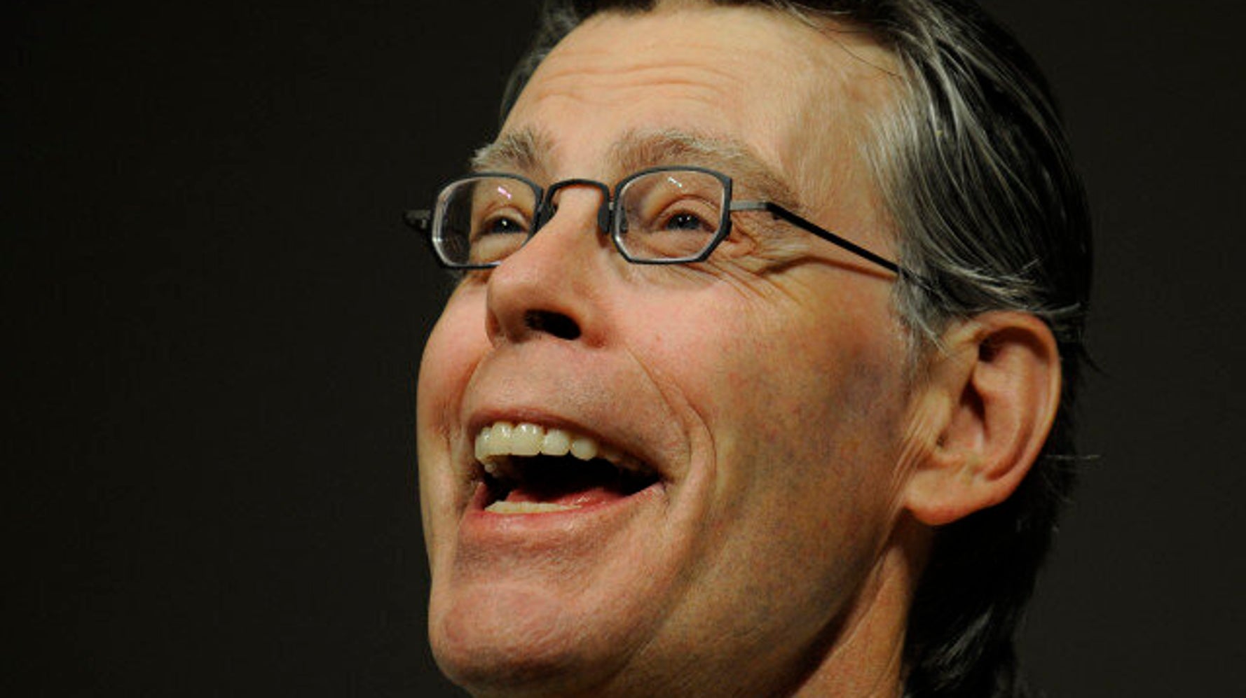 Roman De Stephen King Sur Un Ecrivain Et Sa Fan L'écrivain Stephen King publiera le roman policier «Joyland» en juin