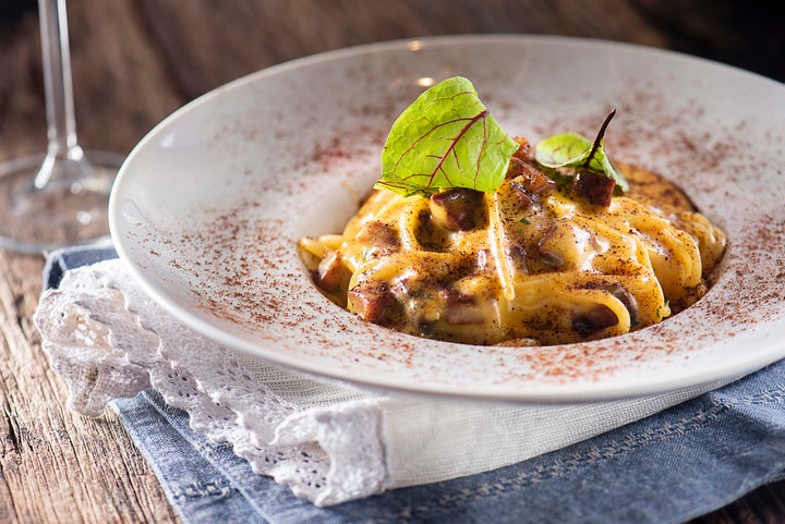 Um spaghetti à carbonara tem seu lugar...