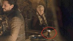 Emilia Clarke révèle à qui appartenait le gobelet de café oublié dans “Game of