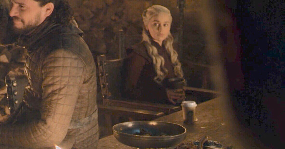 왕좌의 게임 시즌8 4화에 스타벅스 컵 이 등장했다 사진 허프포스트코리아