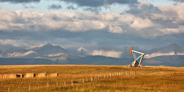 L'exploitation des énergies fossiles émet du CO₂, première cause du réchauffement climatique.