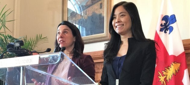 La mairesse de Montréal Valérie Plante (gauche) et Cathy Wong (droite), lors de la nomination de Mme Wong à titre de présidente du conseil municipal en novembre 2017.