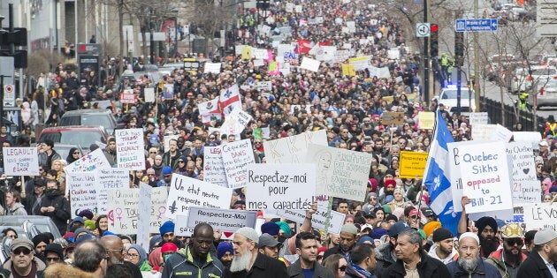 Des groupes ont manifesté à Montréal, dimanche, contre le projet de loi sur la laïcité du gouvernement Legault.